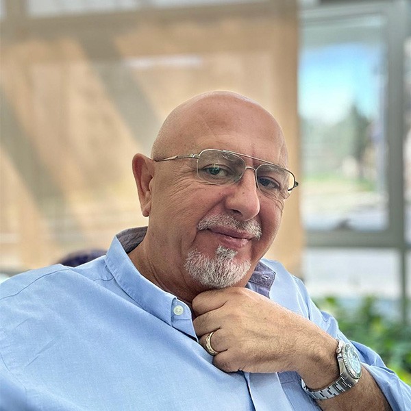 السيد زاهي غازي عنبتاوي